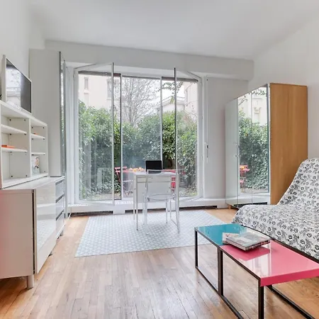 Joli Studio Avec Jardin - A 2 Min De Paris Διαμέρισμα